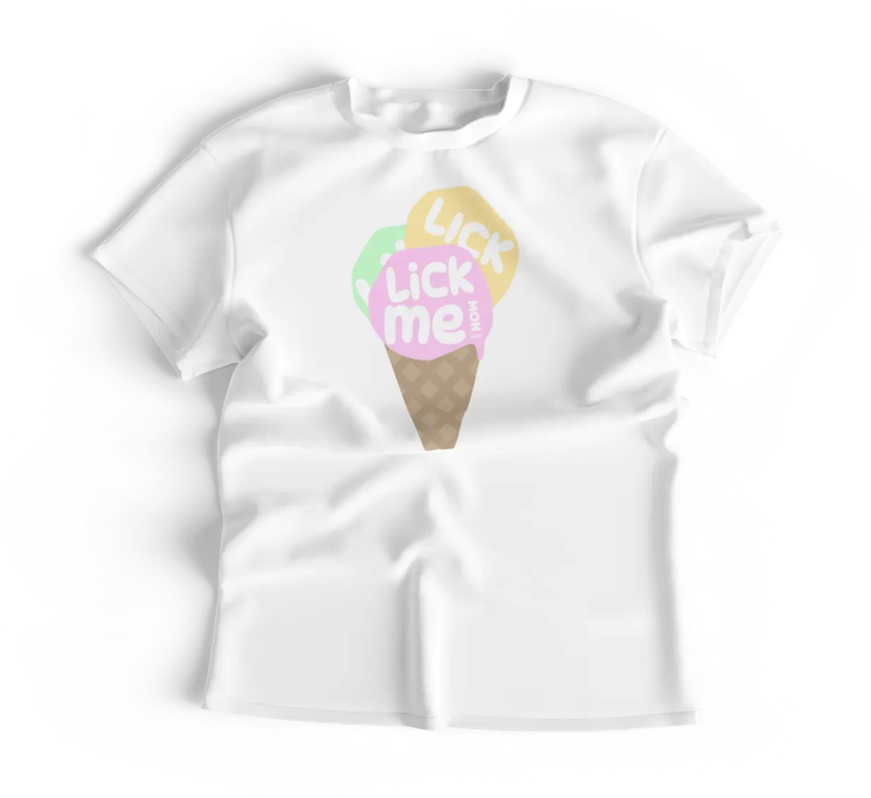 Wit T-shirt met een pastel ijsje en de tekst 'Lick me now'